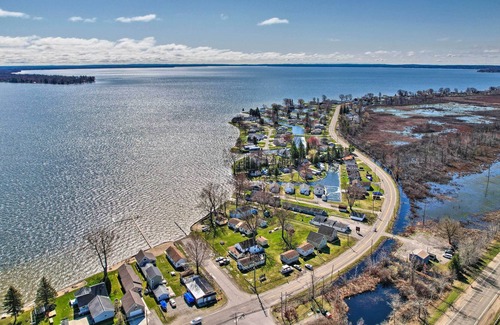Houghton Lake Cabin | Houghton Lake Cabin w/ Private Resort Beach!