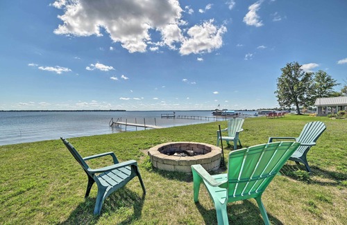 Houghton Lake House | Houghton Lake House w/Fire Pit - 2 Mi to Trails!