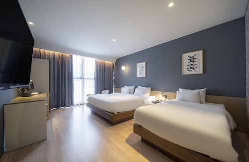 Jinhae Hotel | Hound Changwon Jinhae Yongwon
