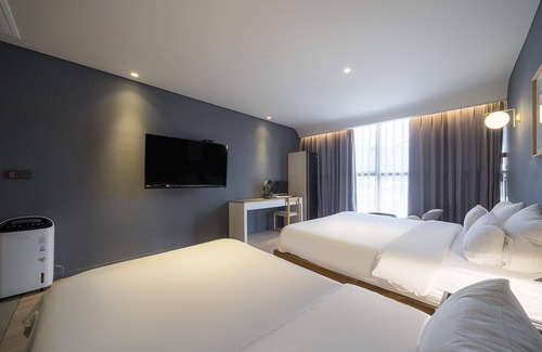 Jinhae Hotel | Hound Changwon Jinhae Yongwon