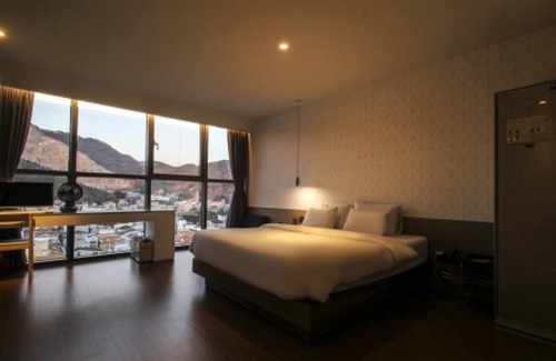 Jinhae Hotel | Hound Hotel Changwon - Jinhae Yongwon