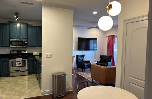 Tuscaloosa Condo | Houndstooth Heaven - half mile from Bryant Denny Stadium