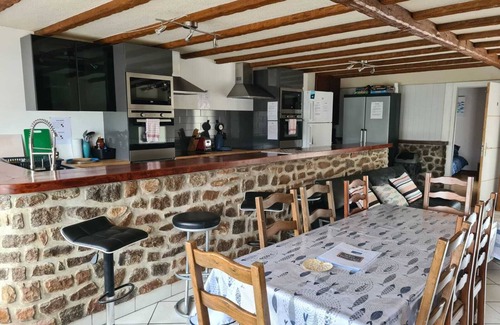 Flamanville House | House 1.7km from the port of Dielette