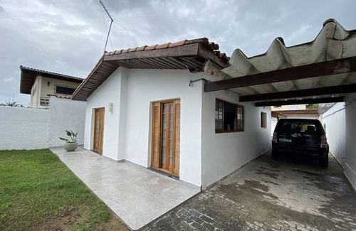 Balneario Praia do Pernambuco House | House 10hospedes 300 meters from the beach Guaruja-SP