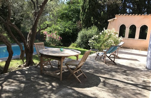 Grand Sud House | House 2 people 3 km from Aix en Provence, 85m2, charm and calm.