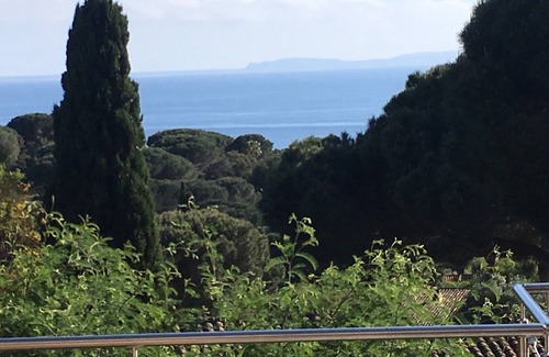 La Croix-Valmer House | House 2 steps from Ramatuelle 180 degree sea view, walking distance to the beach