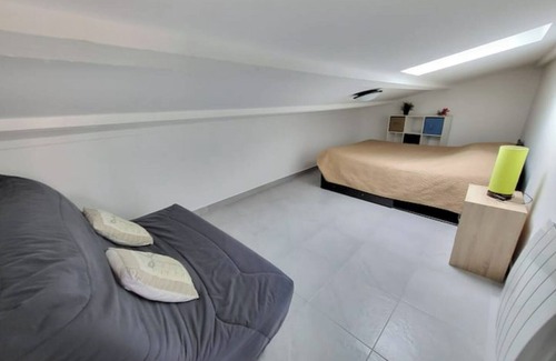 Port-de-Bouc Apartment | House 20 meters from the sea, 5 km from Martigues!