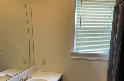 East Dublin House | House 2bedroom, 2 bath Home away from home, 2 miles from town,