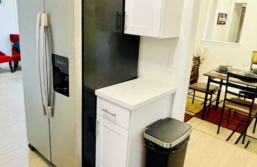 Grogan's Mill House | House 3-Bedroom 2-Baths with FREE Parking, Washer & Dryer, AC, WiFi
