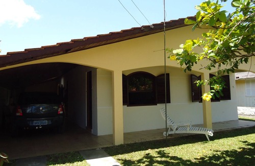 Itapoa House | HOUSE 3 QTOS HALF THE BEACH!