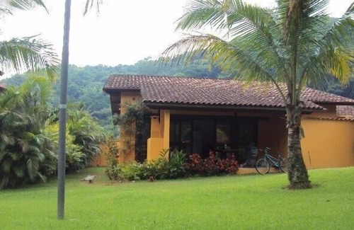 Praia do Pauba House | House 4 beds | in Cond. in Pauba Beach 1 suite plus 3 bedroom - next Maresias