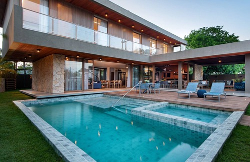 Canto do Mar House | House, 6 suites. Cond Paraíso, just a few steps from the beach!