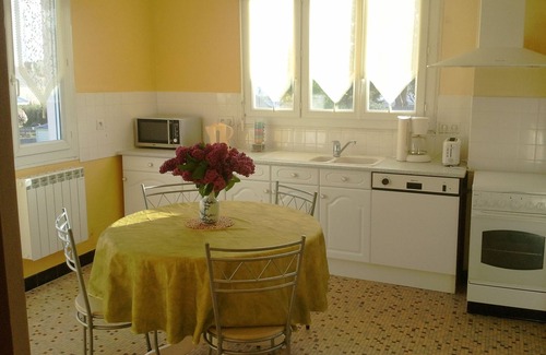 Lannion House | House 800m from the beaches of Beg Leguer, with enclosed garden with trees