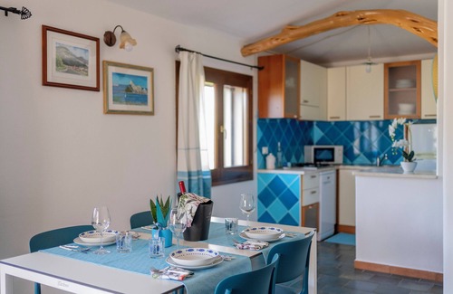 Orosei Apartment | House adjacent to playground with ancient olive trees