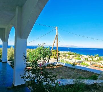 Spata-Artemida House | House Anatoli, veranda with view, 11 km to airport, 450 m to beach