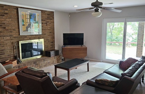 Mount Gilead House | House and Dock on lake Tillery, NC, 4 nights