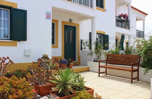 Longueira House | House and garden in a quiet village on the Costa Vicentina; 2 km from the sea.