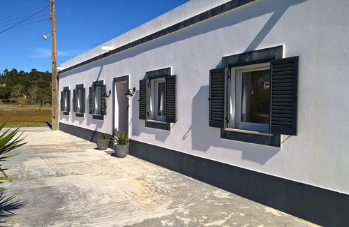 Ponte de Sor Cottage | House at the Montargil Dam - Near the water