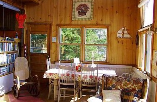 Stonington Cottage | House At The Point - Rustic Cottage on Ocean's Edge