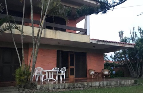 Xangri-La House | House - Atlântida - Xangrilá - RS - 2 and a half blocks from the sea. Quiet neighborhood.