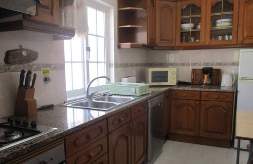 Gale House | House BBQ 250 meters from Praia da Gale, 5 km from Albufeira air-conditi rooms