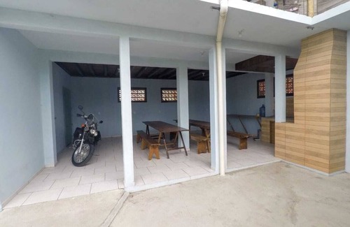 Balneario Arroio do Silva House | House overlooking the sea a few steps from the beach, with kiosk for events