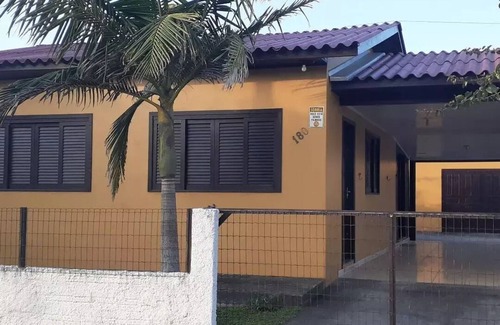 Balneario Arroio do Silva House | House by the sea