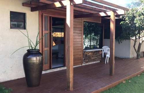Rio Vermelho Sul House | House next to the woods, beach and lagoon.