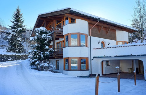Ellmau House | House by slopes and golf course, with view of the Wilden Kaiser