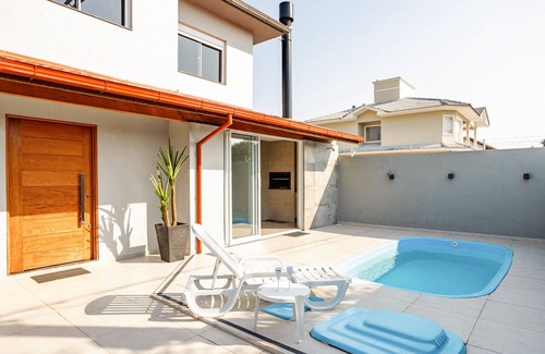 Daniela House | House by the sea with swimming pool! Daniela Beach - Florianópolis