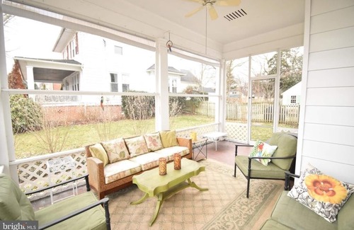 Cambridge House | House close to Great Marsh Park and Downtown
