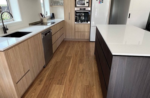 Clyde House | House - Clyde Getaway - 5 Minute walk to Clyde Township