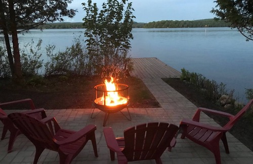Saint-Raymond Ski Chalet | House directly on Lake Sept-Îles, 40 minutes from Quebec City