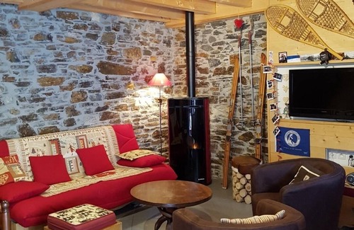 Bagneres-de-Luchon House | House downtown LUCHON sleeps 4/5