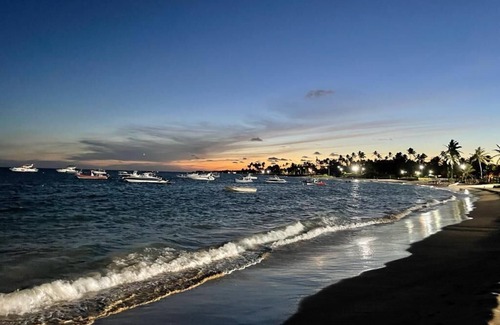 Barra do Gil House | House facing the sea and on the best beach in Penha