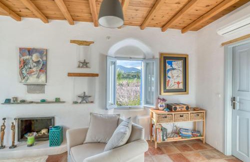 Drios House | House Feinikas - Quiet area with Beach access