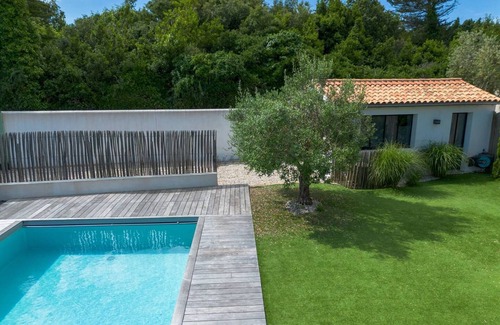 La Flotte House | House for 10 people in the center of La Flotte