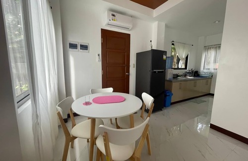 Suba Basbas House | House for 2 guests with large garden and private pool use near to beach resorts