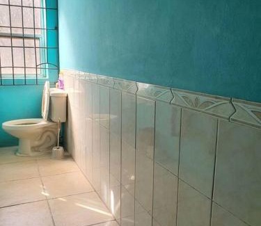 Coxen Hole Apartment | House for 5 with vehicle included in Roatan