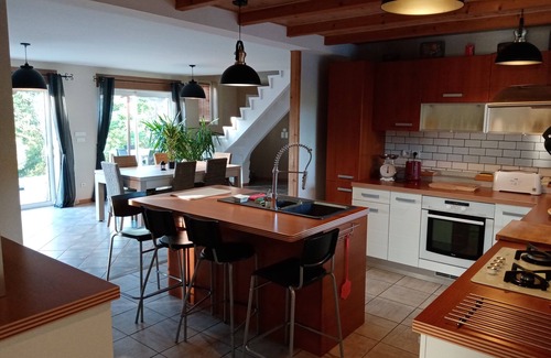 Capdenac House | House for 7 people, its terrace and swimming pool are waiting for you.
