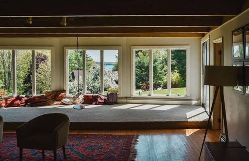Damariscotta House | House for a crowd.with a dock
