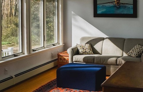 Damariscotta House | House for a crowd.with a dock