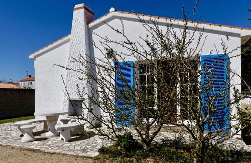 Noirmoutier-en-l'Ile Ski Chalet | House for 4 - Garden - 400m from Lutins beach