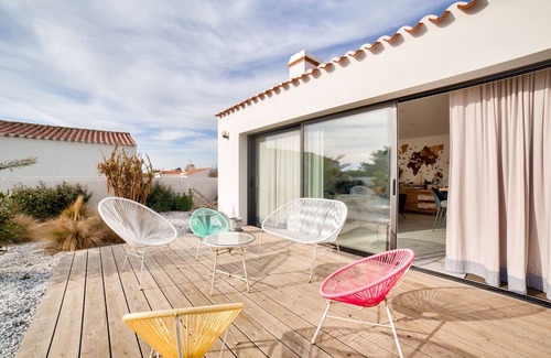 Noirmoutier-en-l'Ile Ski Chalet | House for 9 - Jacuzzi - 300m from the beach