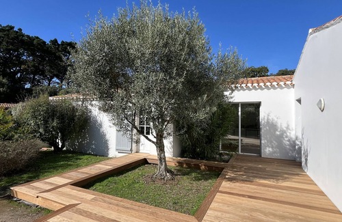 Noirmoutier-en-l'Ile Ski Chalet | House for 14 - 150 m from La Clère beach