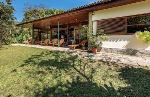 Fazenda Inglesa House | House for rent in Petrópolis with pool surrounded by nature - Petr01