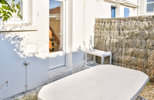 Saint-Gilles-Croix-de-Vie Ski Chalet | House for 4 in the heart of Saint-Gilles