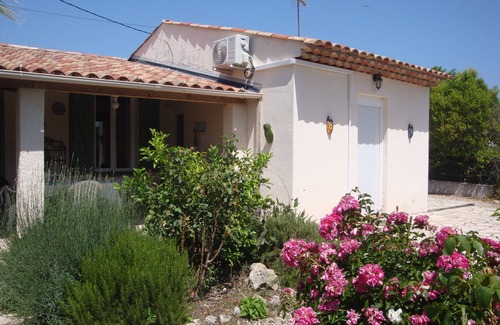 Puget-sur-Argens Cottage | House/Gite/Cottage rated 1 star, with above-ground pool, garden.