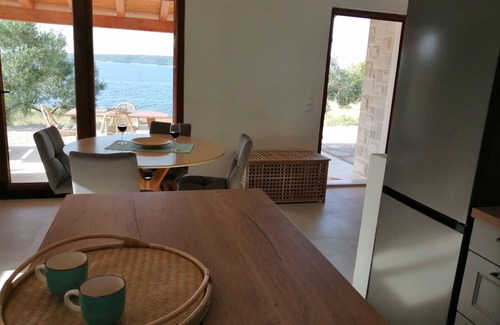Zavala House | House Gnjila in the bay above the beautiful beach in Gromin Dolac