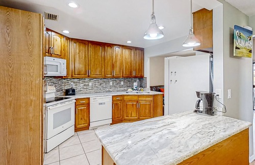 Spring Hill House | House & Hideaway with private pool, lanai, W/D, & dog-friendly